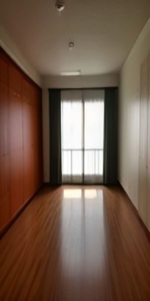 分类浏览列表展示都市与古装题材，封面错落有致
